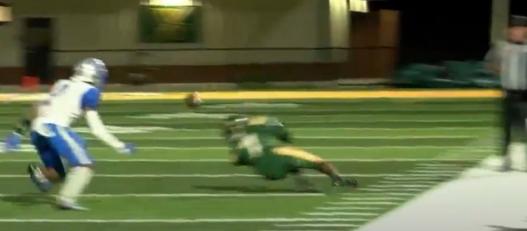 WF 4th down catch.jpg